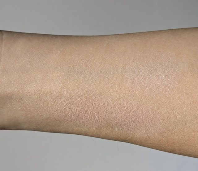 「ケイト ポッピングシルエットシャドウ」の写真