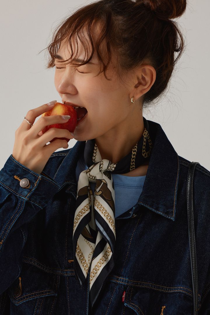 春はデニムオンデニムがちょうどいい！ゆるサイズのジャケットを選ぶのがこなれるコツ【FUDGE FRIEND おしゃれさんの毎日コーディネート vol.658｜UMI】