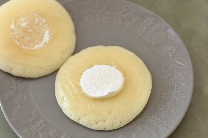 もっちもちで甘～い！【ファミマ】1個75円のパンケーキが濃厚＆激ウマ