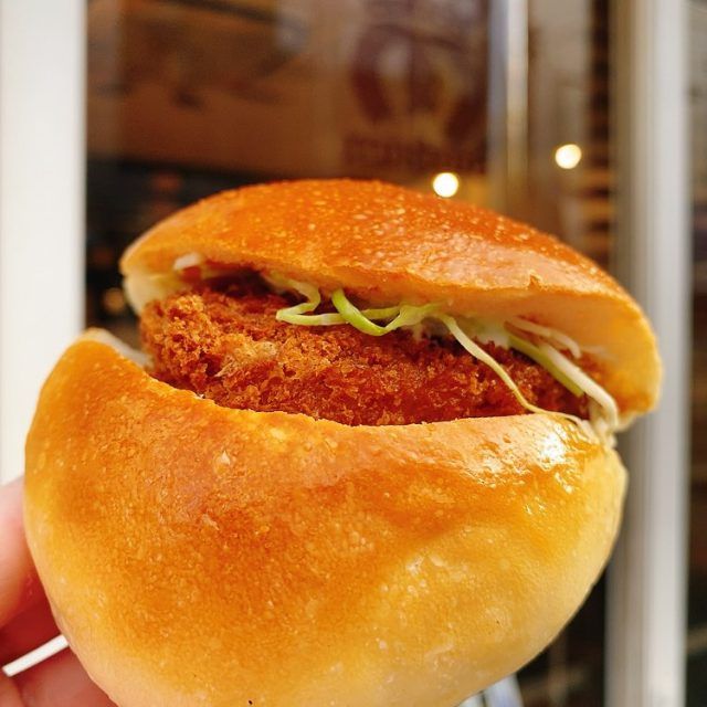 メンチカツパン