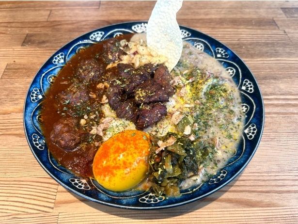 「ココロスペシャル」(1700円)。そのほか、2種あいがけ(1300円)、単品(1100円)もある