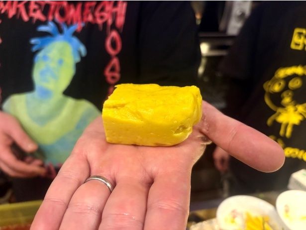 「トーフジョー」に使用している自家製ひよこ豆豆腐。「にがりがいらないから簡単に作れるんですよ」と徳広さん