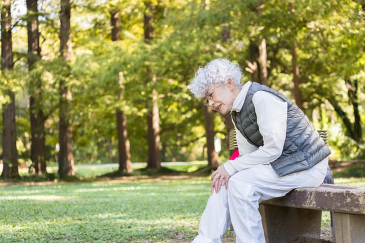50代・60代が見逃しがちな「歩けなくなる危険信号」とは？足の専門家が警鐘を鳴らす”変化”