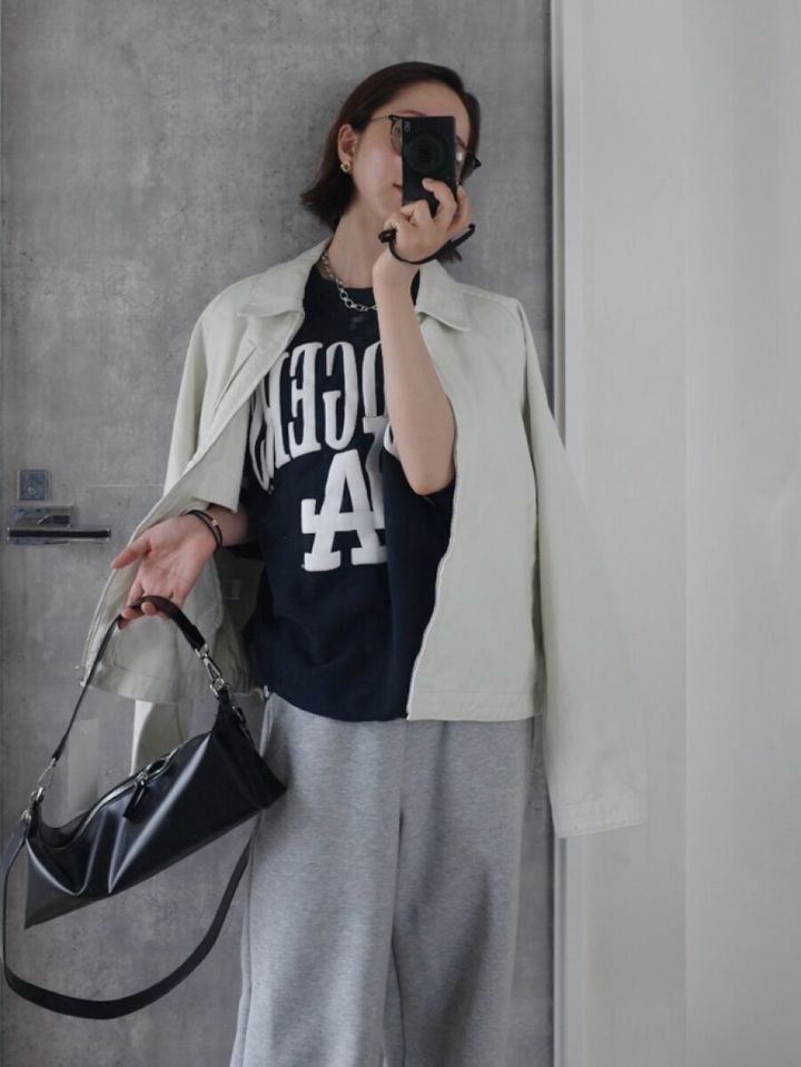 GUコットンジップアップジャケットとロゴスウェットコーデ