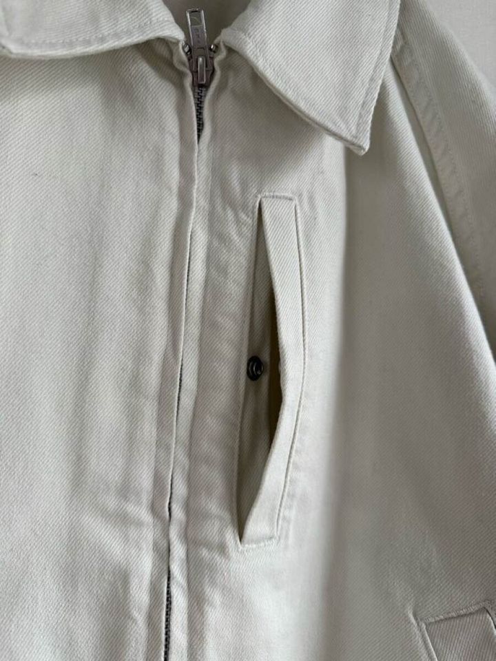 GUコットンジップアップジャケット 胸ポケット部分