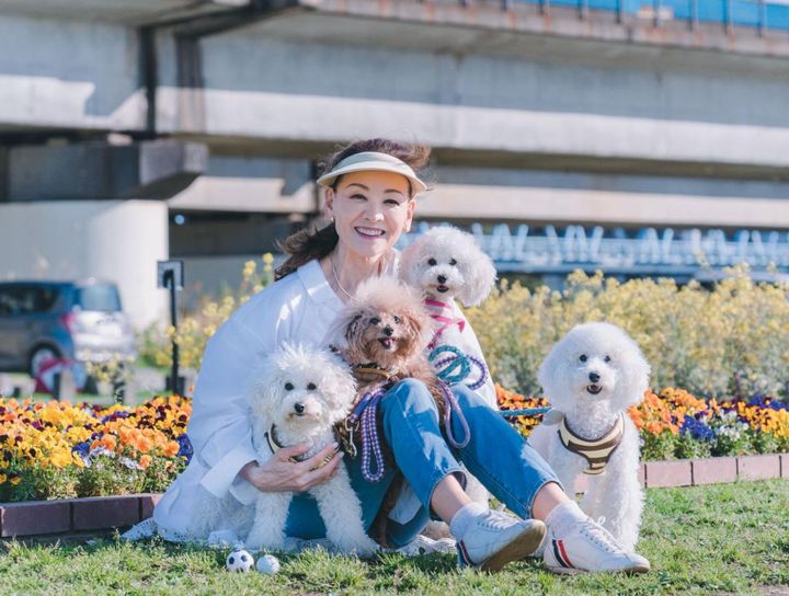 夏樹さんの愛する子どもたち。元気だったころのドロップ、マカロン（5歳）とその娘マドレーヌ（3歳）と息子エクレア（3歳）。