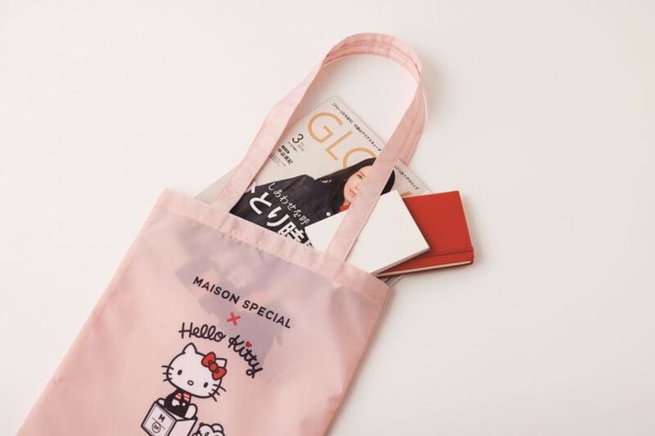 POINT② GLOWがすっぽり！A4ノートも入ります！