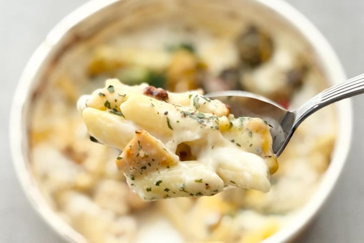 黒こしょうが意外ときいてる！【ファミマ】の彩り豊かなグラタンを実食