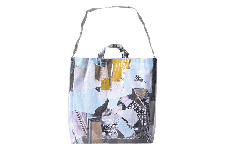 〈リバーバレイト〉のバッグ