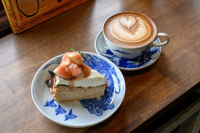 石川県産無花果使用「無花果とシナモンのバスクチーズケーキ」990円（ドリンクは別）