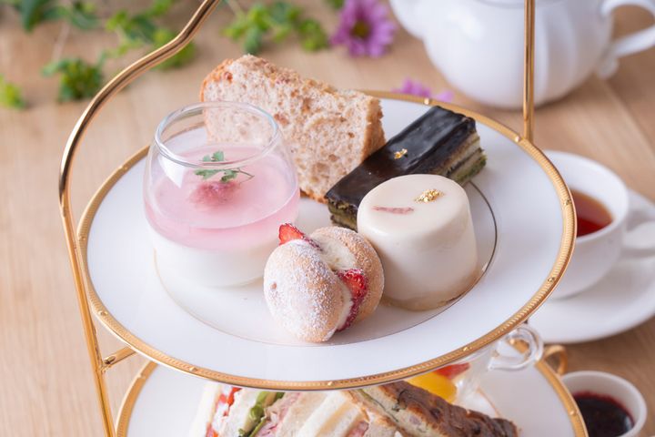 Sweets：桜のシフォンケーキ、桜のパンナコッタ、□ブッセル、抹茶のオペラ、□桜ムース