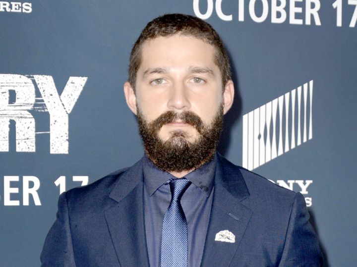 シャイア・ラブーフが再び身柄拘束 「アルコールは問題ない」と主張 ミア・ゴスとの破局は不本意だった （C）AFLO width=