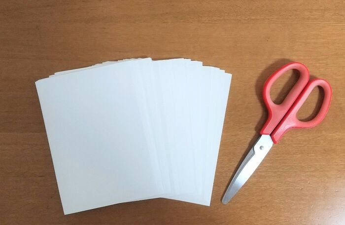 いらない紙が『ペリペリめくれるメモ帳』に生まれ変わり♪家にある消耗品だけで作れます