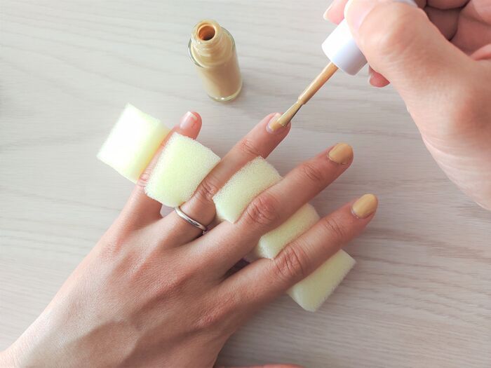 ただの『スポンジ』に切り込みを入れるだけ！めちゃ便利なグッズに進化♡洗い物以外にも活躍