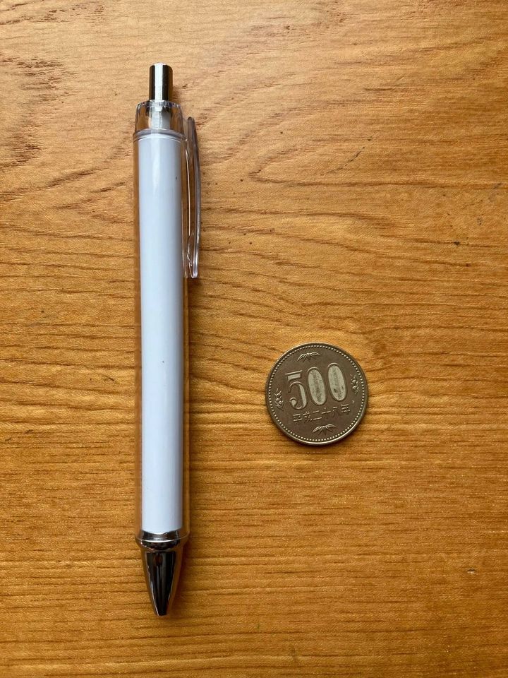 DAISO(ダイソー)：着せ替え用オリジナルボールペン