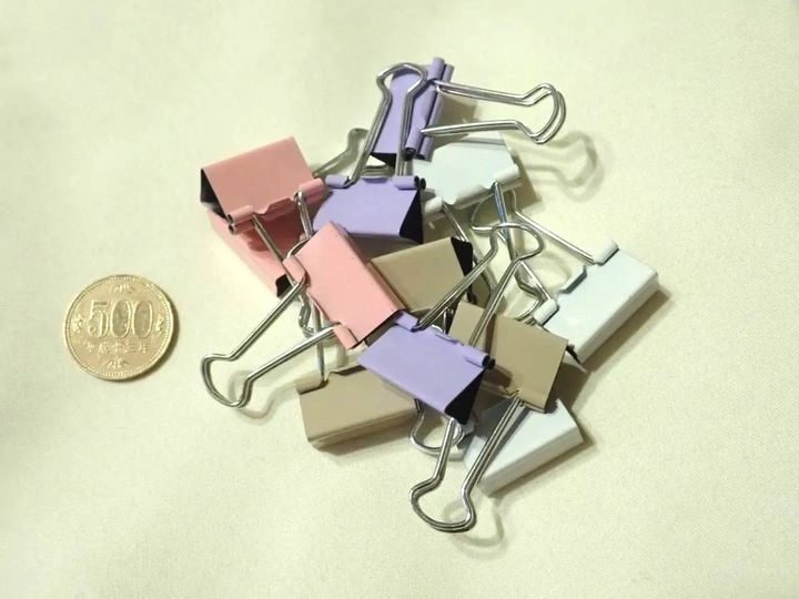 DAISO(ダイソー)：カラーダブルクリップ(挟口25mm)