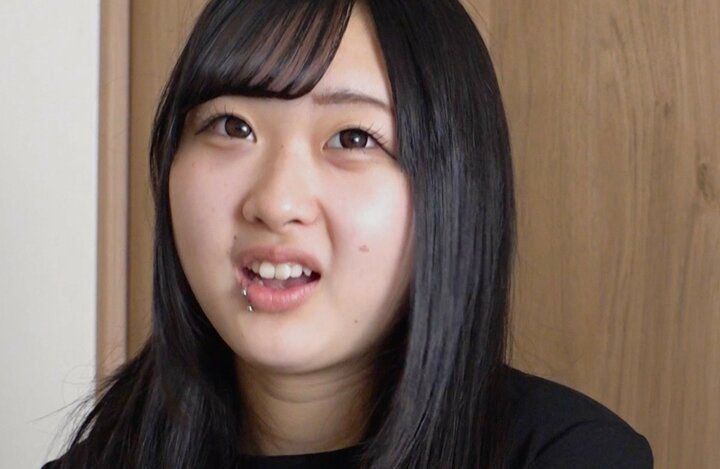 【写真・画像】17歳で出産。一度は離婚も元サヤに…大家族の16歳長女、再婚した両親への本音「子供ができた時に…」 1枚目