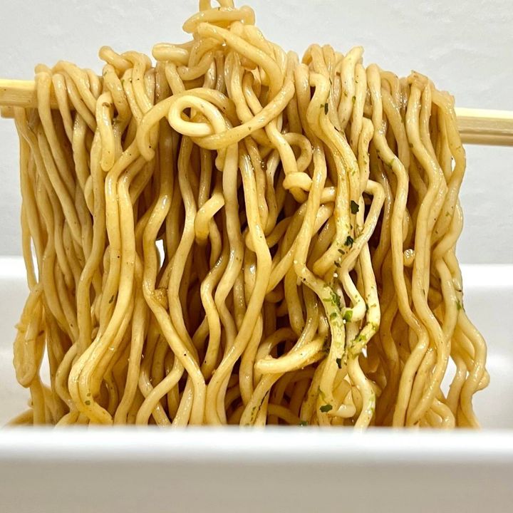 まるか食品の「ペヤング 超大盛やきそば PEYOUNG PREMIUM」