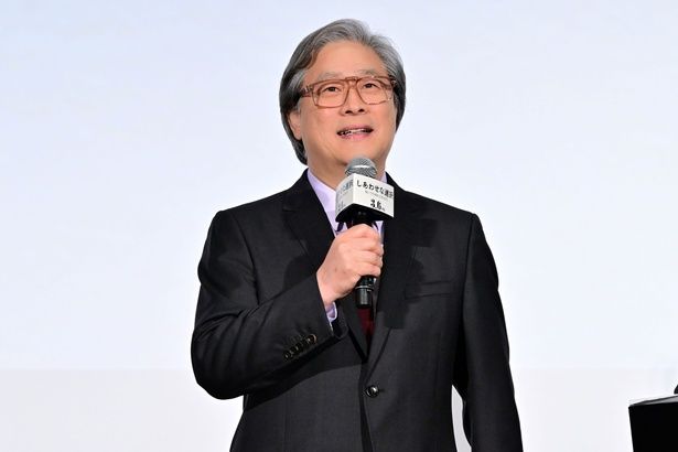 時折ジョークを交えて会場を和ませたパク・チャヌク監督 ［C］2025 CJ ENM Co., Ltd., MOHO FILM ALL RIGHTS RESERVED