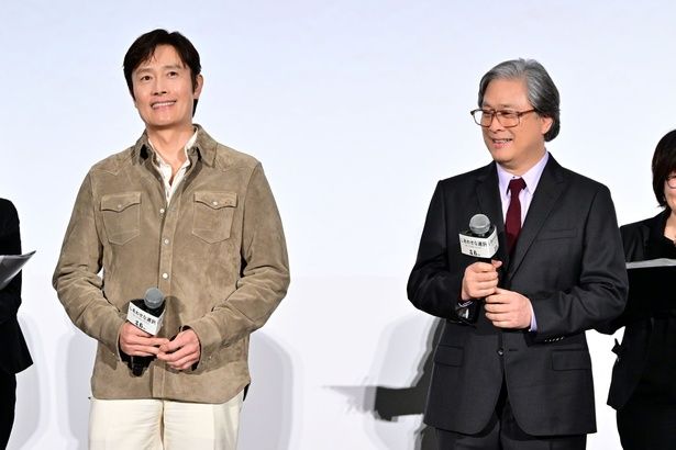 【写真を見る】25年ぶりのタッグとなったイ・ビョンホン＆パク・チャヌク監督 ［C］2025 CJ ENM Co., Ltd., MOHO FILM ALL RIGHTS RESERVED