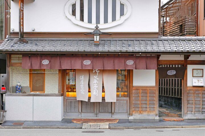 京都・西陣の老舗和菓子店が営む「茶ろん たわらや」で、大人かわいい和甘味を♪
