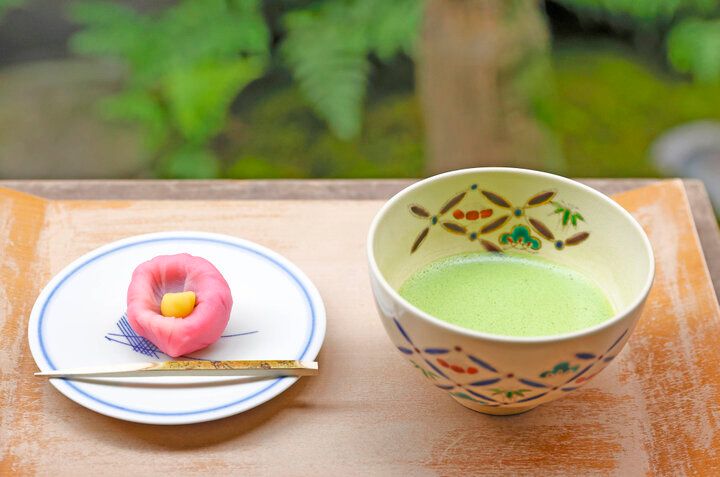 京都・西陣の老舗和菓子店が営む「茶ろん たわらや」で、大人かわいい和甘味を♪