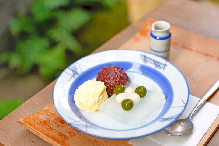 京都・西陣の老舗和菓子店が営む「茶ろん たわらや」で、大人かわいい和甘味を♪