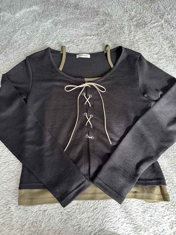 画像: レイヤード風トップス