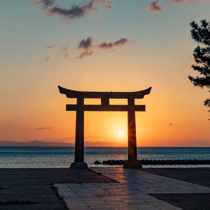 鳥居と夕日