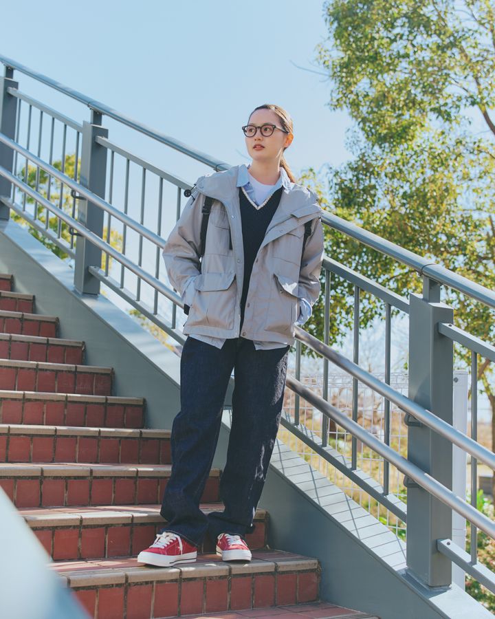 ネイビーとブルーの組わせには、足元に赤を入れよう【FUDGE 3月号連動企画-FUDGEガールの基本4スタイル | DAY 13】