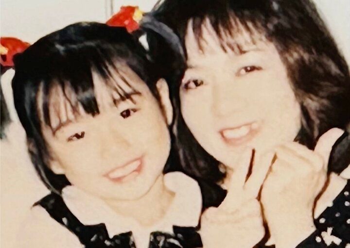 【写真・画像】母親の反対を押し切り17歳で出産「親には頼らないと決意した」”4女1男の大家族”の美人ママ（33）が実母に聞いた16年ぶりの本音に涙 1枚目