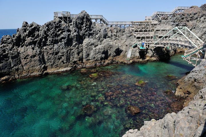 【時短島旅】フェリーで11時間がわずか45分に！調布から飛行機で行く「神津島」日帰りツーリング