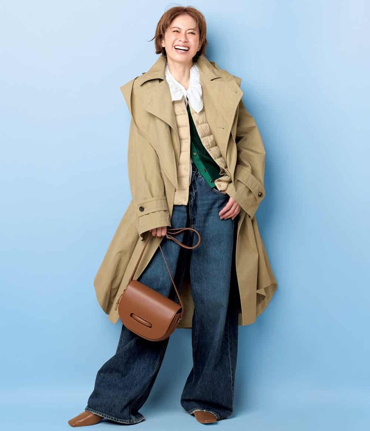 畑野ひろ子 トレンチコート ダウンベスト デニムパンツ コーデ