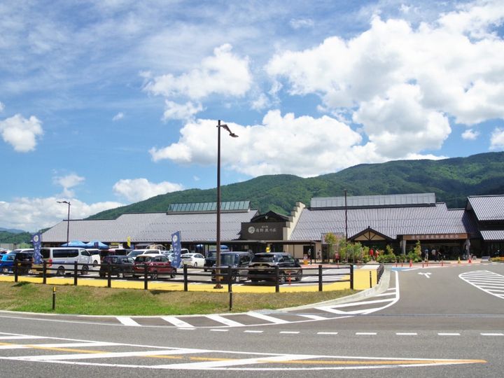 All About ニュース編集部が全国250人を対象に実施した「道の駅に関するアンケート」の調査結果から、旅の目的地にしたいと思う「岩手県の道の駅」ランキングを発表！ 2位「遠野風の丘」を抑えた1位は？