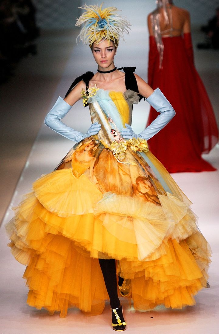 ジャンポール・ゴルチエ 2003年春夏オートクチュールコレクションより。