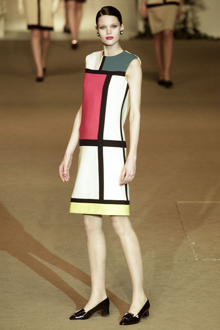 サンローラン 2002年春夏オートクチュールコレクションより。