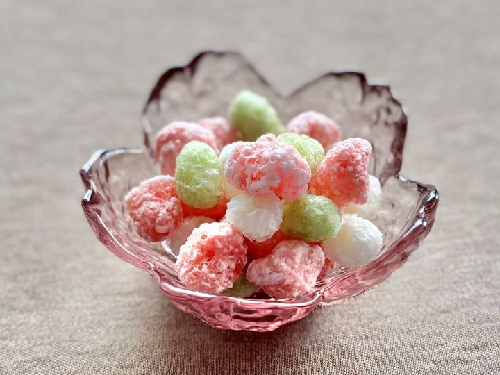 これもダイソー！？ひな祭り飾り人気アイテム7選｜お菓子もグッズもプチプラで♪【2026】