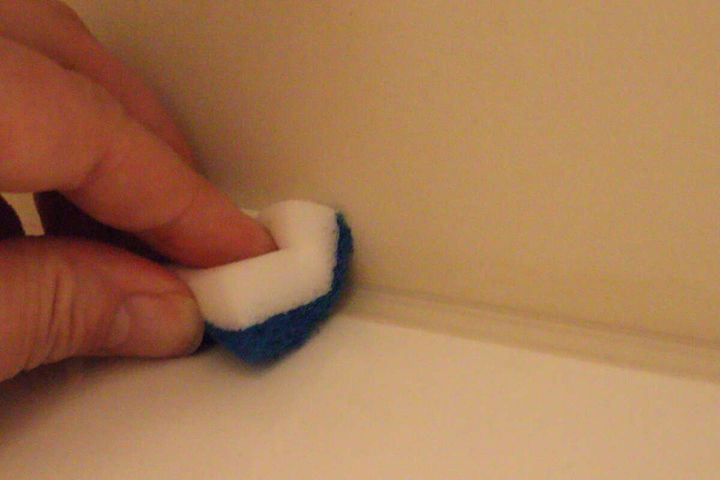 ダイソーのカビお掃除シート＋メラミン（落ち落ちV）で洗面所掃除