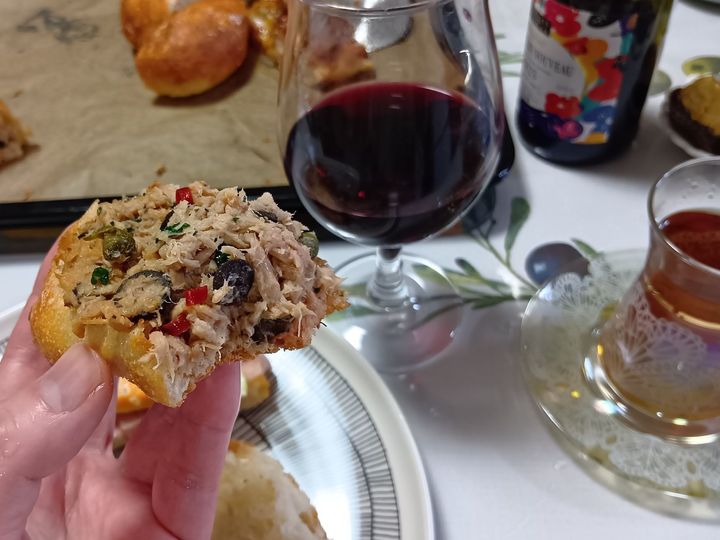 見逃した人必見！アフター万博で楽しむマルタ館大人気『フティーラ』実食レポ！パン屋さんで買えるよ！