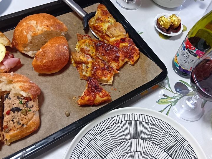 見逃した人必見！アフター万博で楽しむマルタ館大人気『フティーラ』実食レポ！パン屋さんで買えるよ！