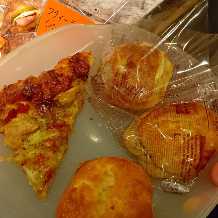 見逃した人必見！アフター万博で楽しむマルタ館大人気『フティーラ』実食レポ！パン屋さんで買えるよ！