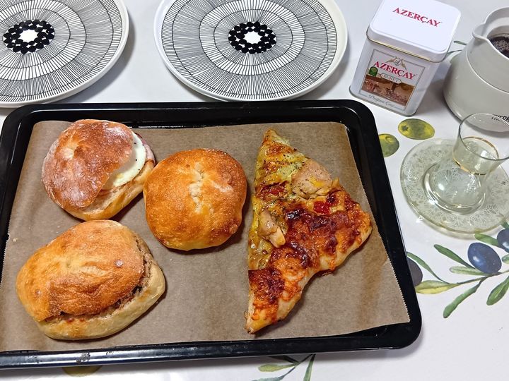 早速お家に帰り、オーブンで数分温めてからいただくことに！ 