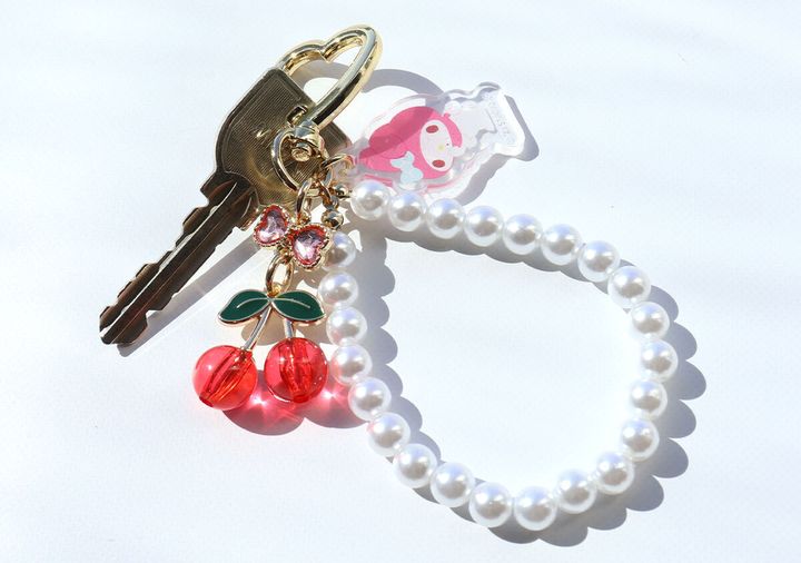 宝島社サンリオキャラクターズきらきらフルーツチャーム鍵