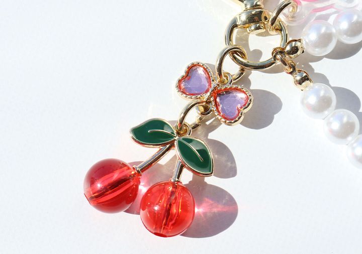 宝島社サンリオキャラクターズきらきらフルーツチャームさくらんぼリボン