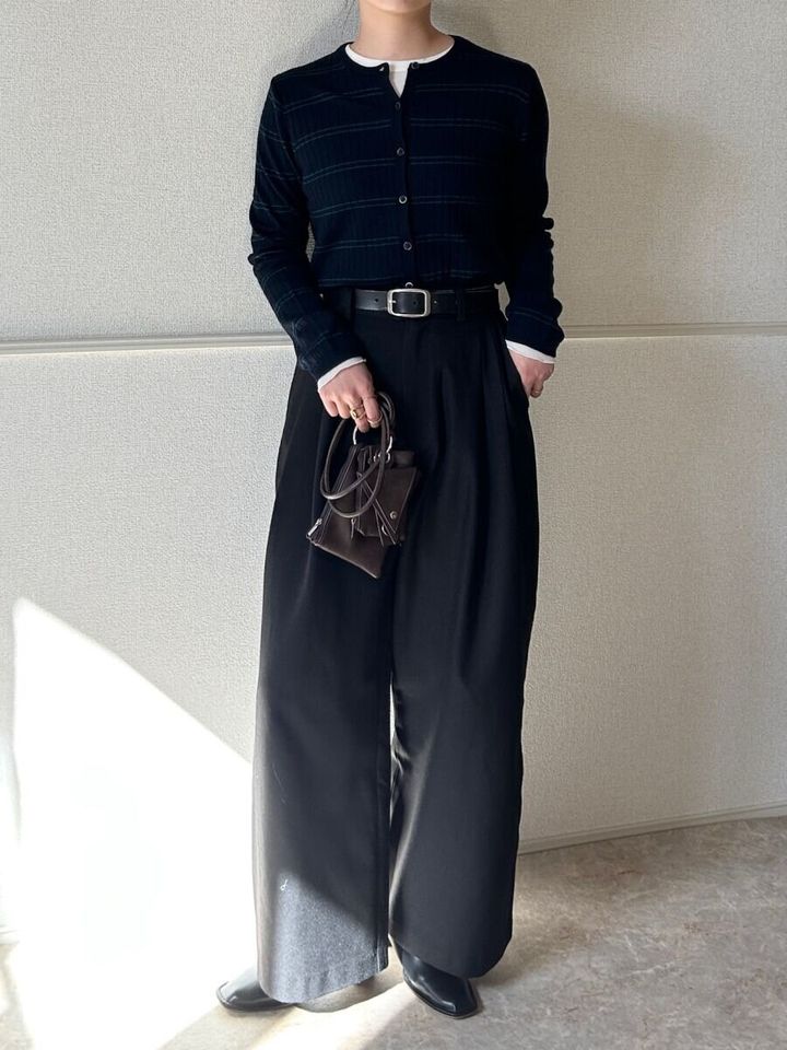 ユニクロ メリノリブクルーネックショートカーディガン ワイドパンツOKコーデ