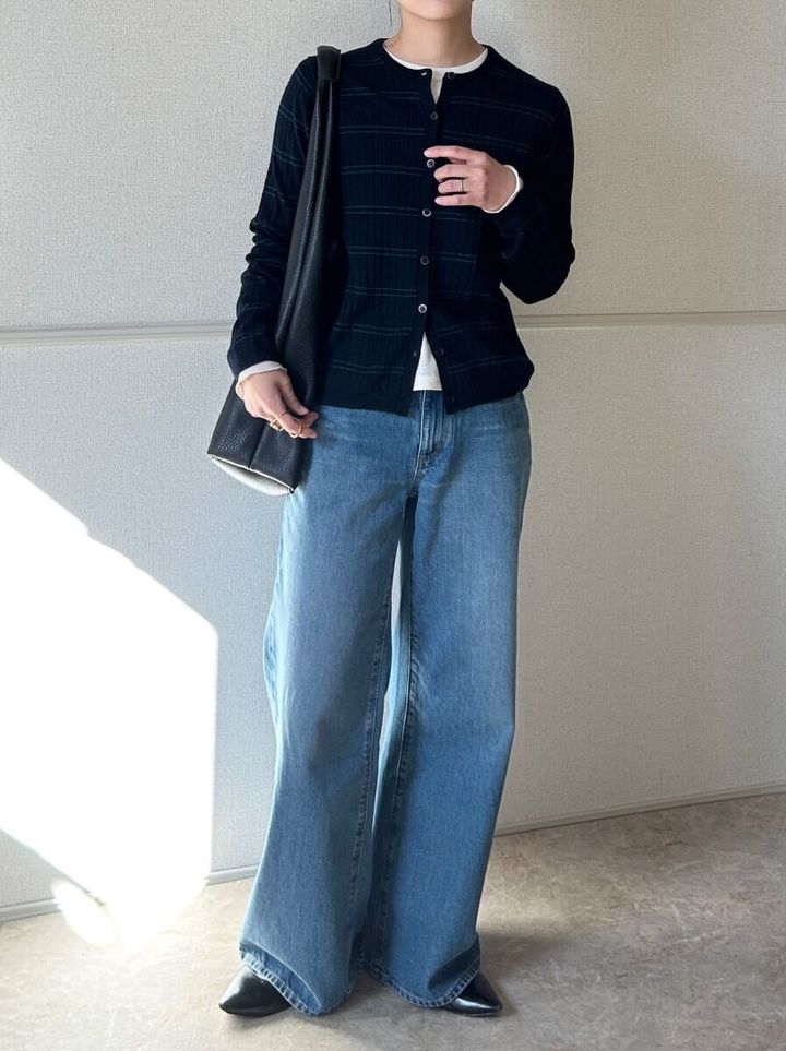 ユニクロ メリノリブクルーネックショートカーディガン デニムOKコーデ