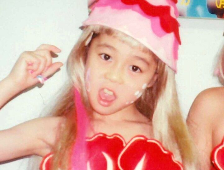 【写真・画像】元『ウゴウゴルーガ』小出由華（41歳）、9LDKの自宅豪邸を公開「これお家！？」「ビリヤード台！？」香取慎吾も驚愕 1枚目