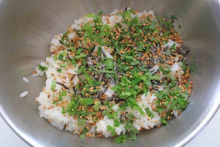 肉巻きおにぎり４