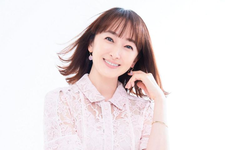元宝塚トップ娘役【花總まりさん・53歳】の美容と健康に欠かせないおすすめアイテム2選