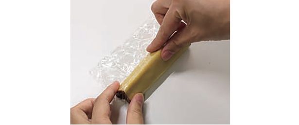 ハートの下になる部分をつまんで尖らせる （C）きゅうり／KADOKAWA